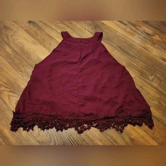 Ladies small shop maroon top - Picture 2 of 3